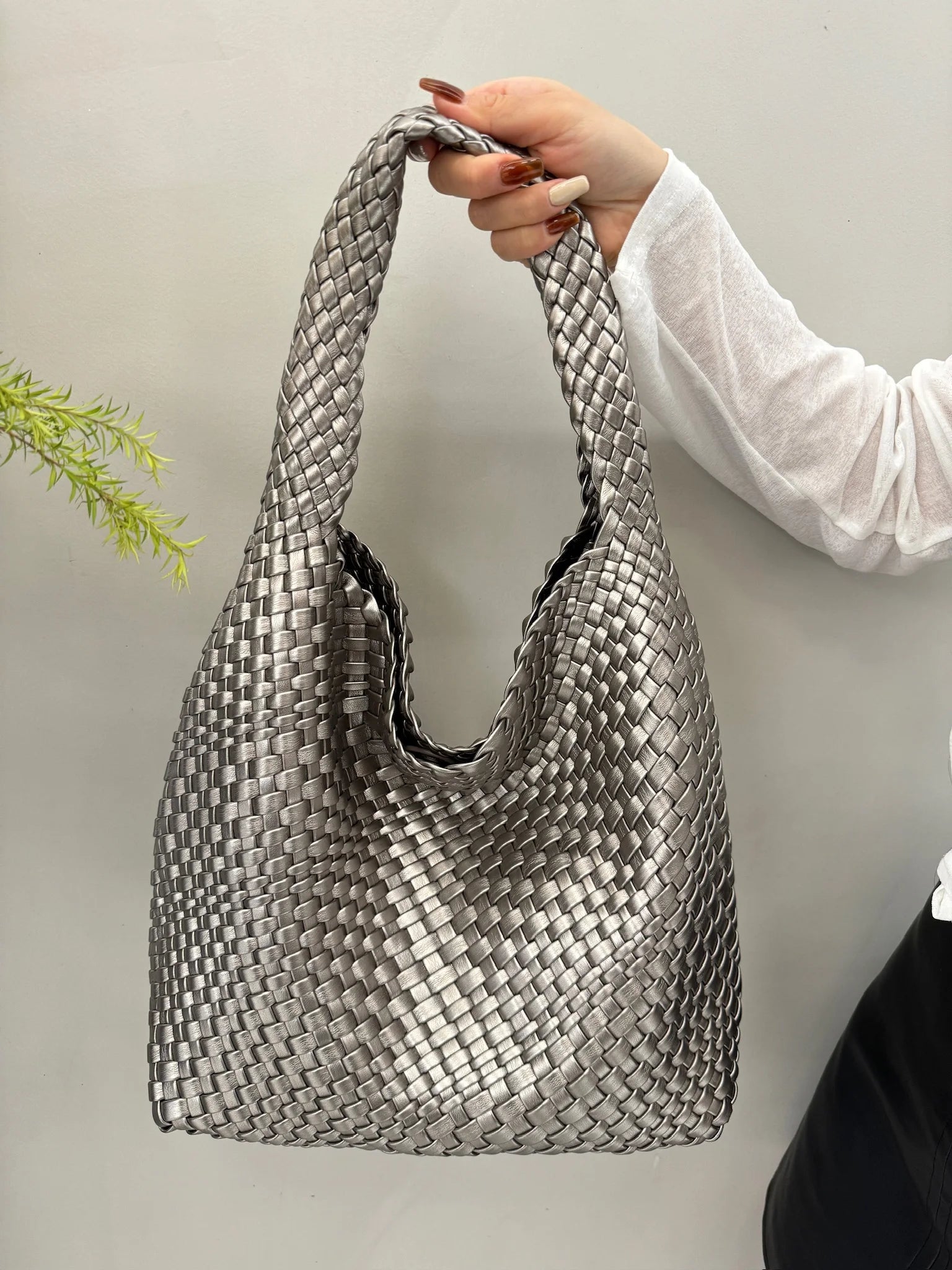 Hand-Knitted PU Woven Tote Bag for Women – Large Luxury Criss-Cross Shoulder Bag