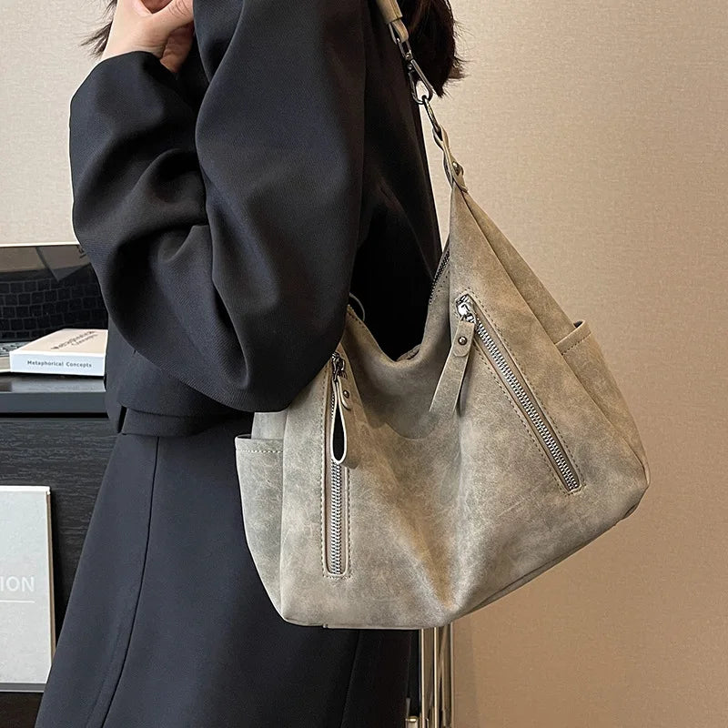 Women's PU Bucket Tote Bag – Large Capacity Crossbody & Commuter Shoulder Bag