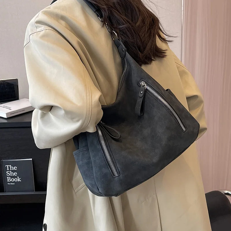 Women's PU Bucket Tote Bag – Large Capacity Crossbody & Commuter Shoulder Bag