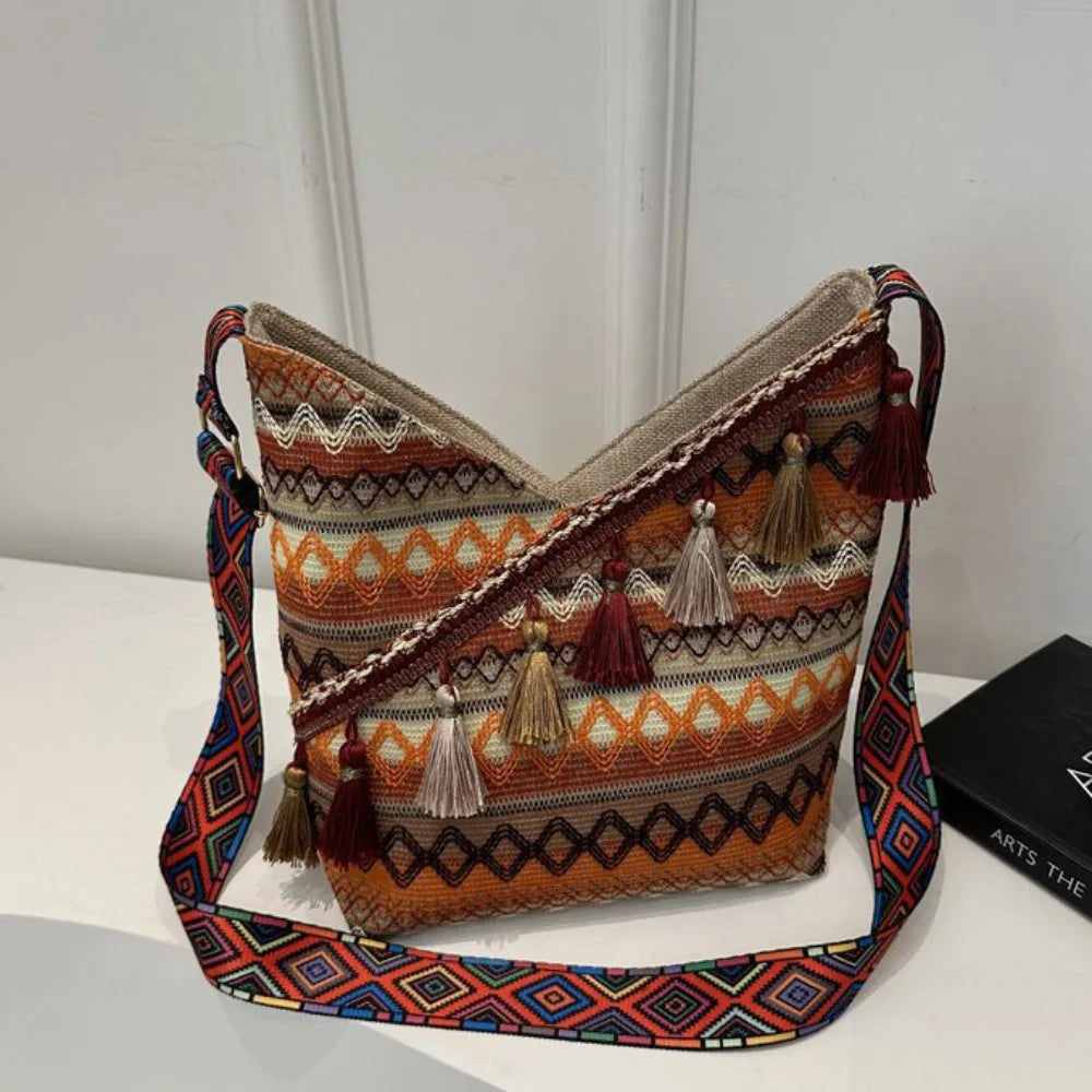 Bohemian Geometric Woven Fringe Shoulder Bag – Vintage Ethnic Tassel Crossbody Tote for Travel